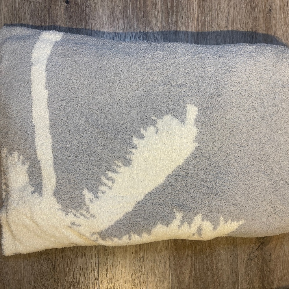 Send your best offer! Soft Plush blue and White Palm Tree Blanket